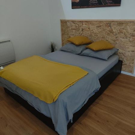 Les Lofts De Provins: Apt 1 Exterior photo